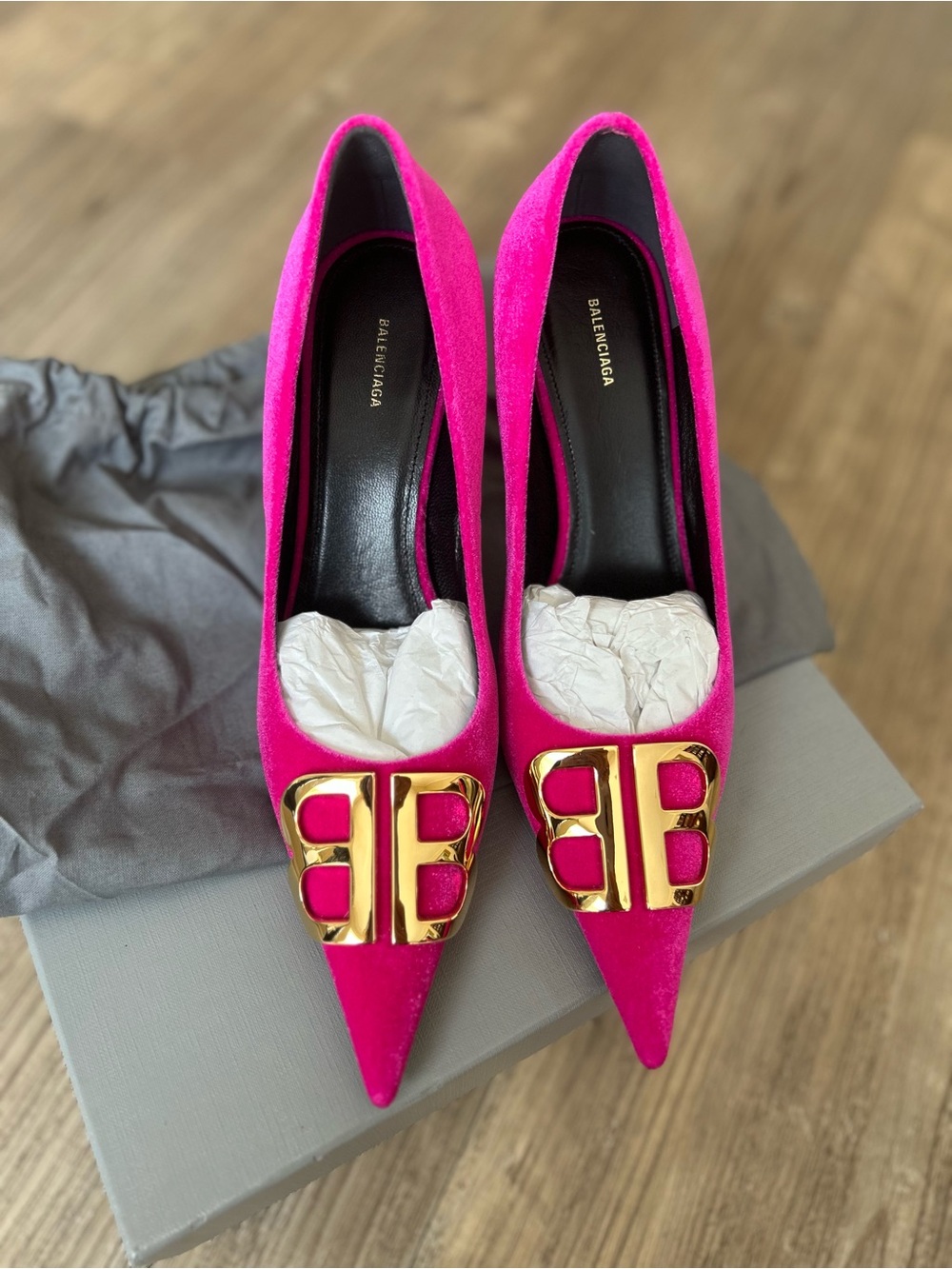 NWT Balenciaga Pink Velvet BB Pointed Toe Heels size 37.5. - Picture 2 of 6